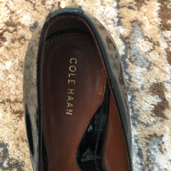 Beautiful Cole Haan Glossy Black Peep-Toe Heels, Size 10 - Picture 5 of 6